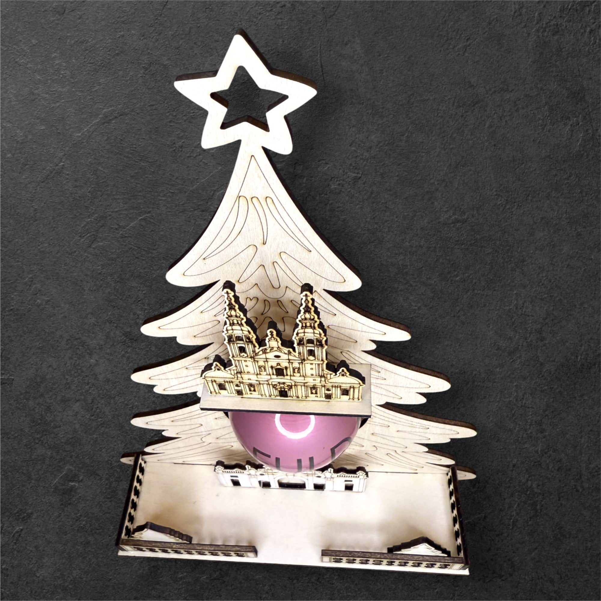 Weihnachtszauber aus Fulda: Dein gelaserter Holz-Weihnachtsbaum!