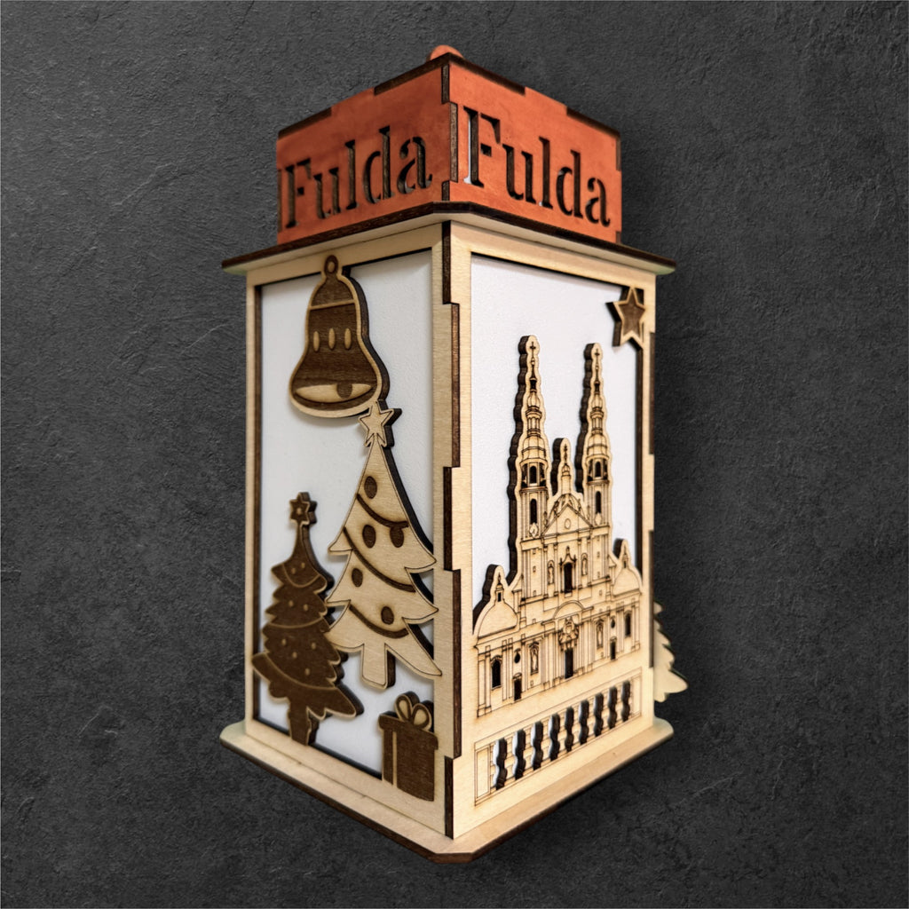 Laterne mit Fuldaer Dom und Paulustor!