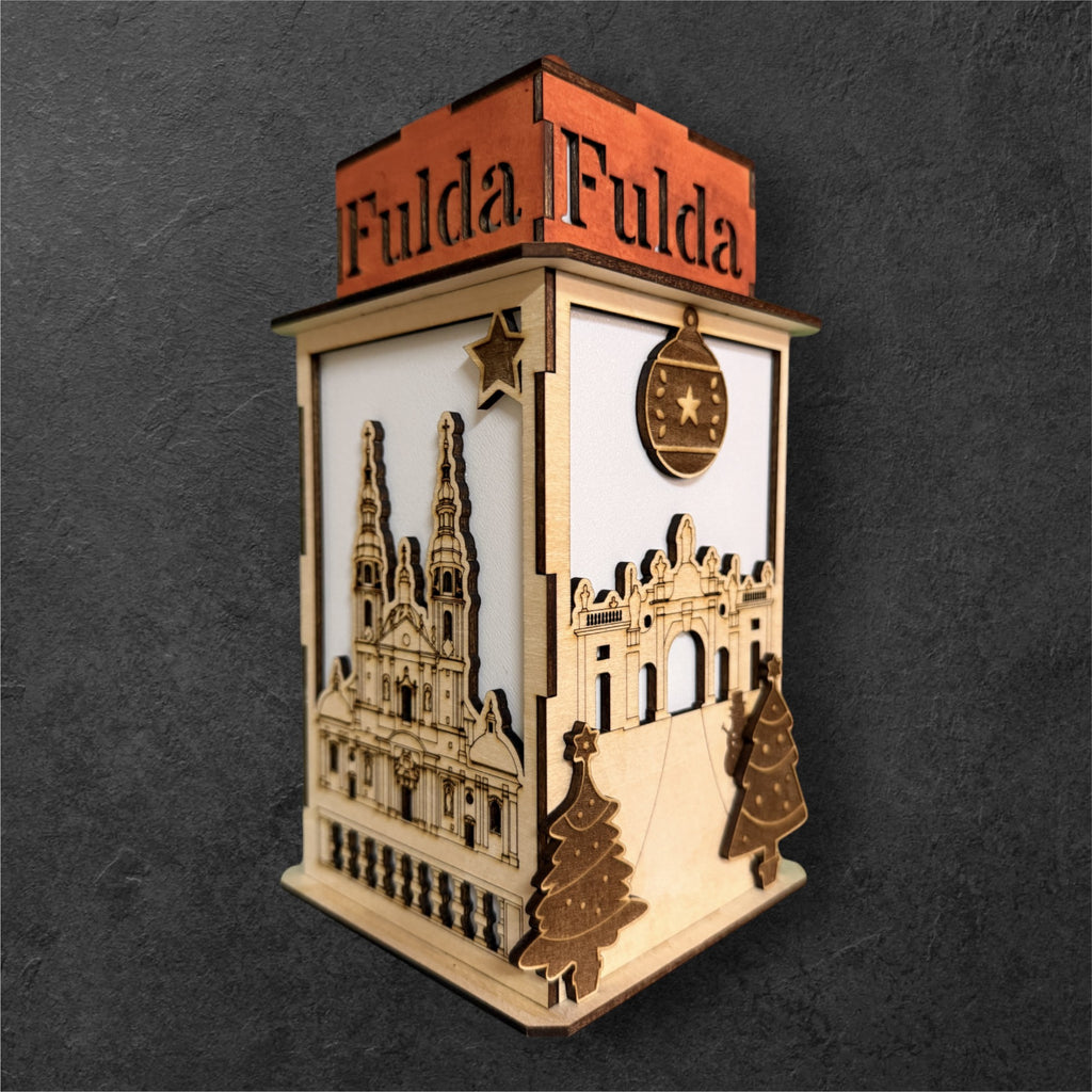 Laterne mit Fuldaer Dom und Paulustor!