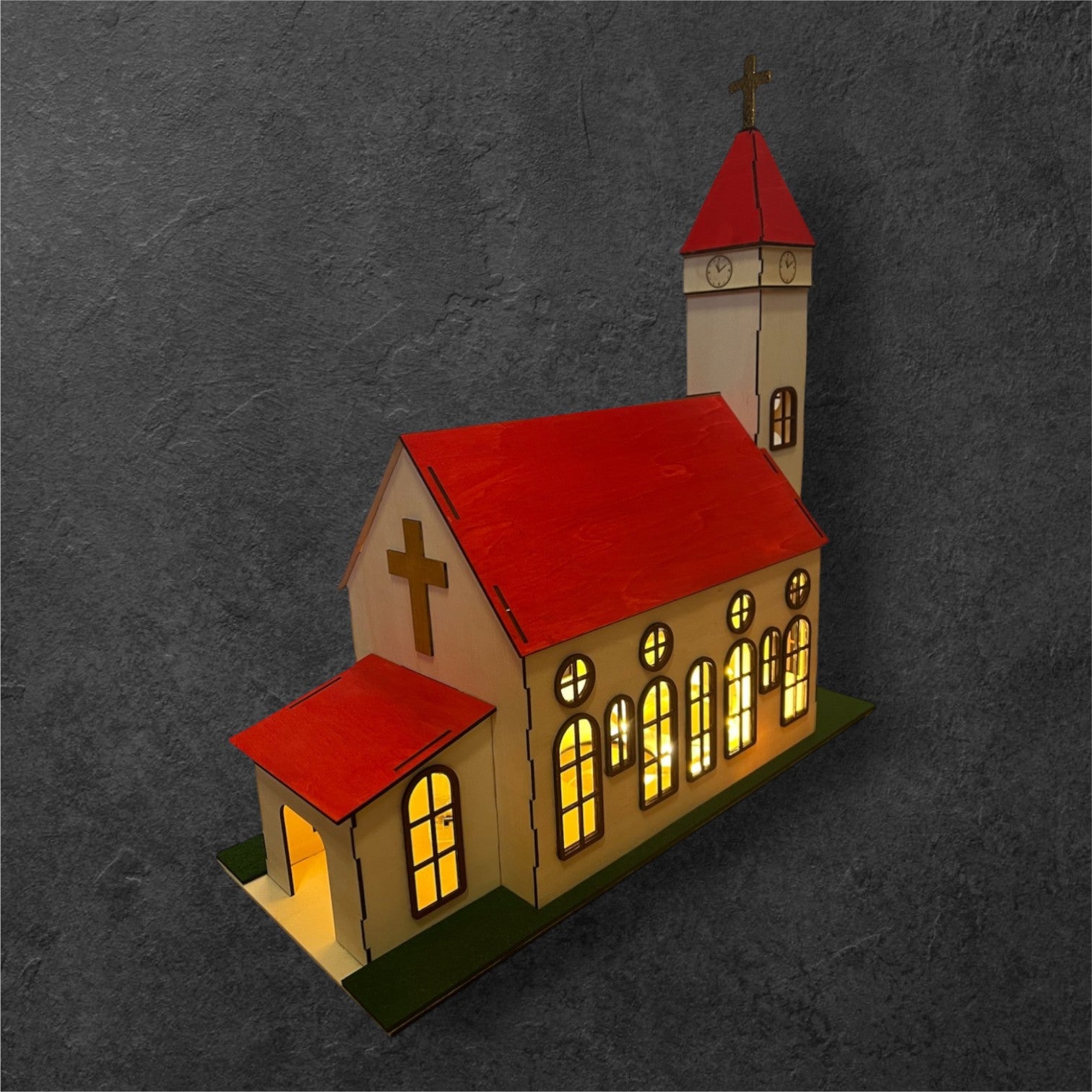 Handgefertigte Kirche aus Pappelholz