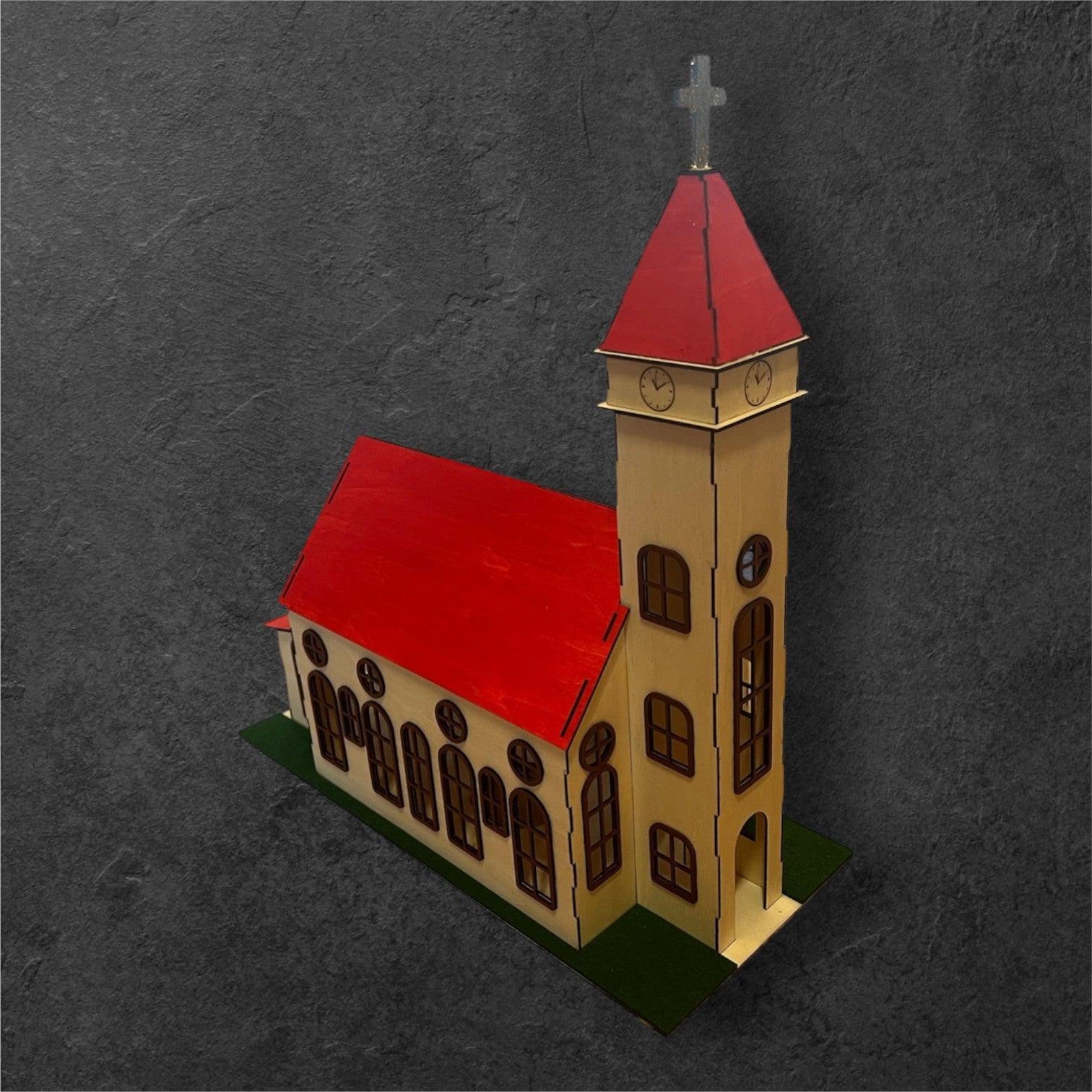 Handgefertigte Kirche aus Pappelholz