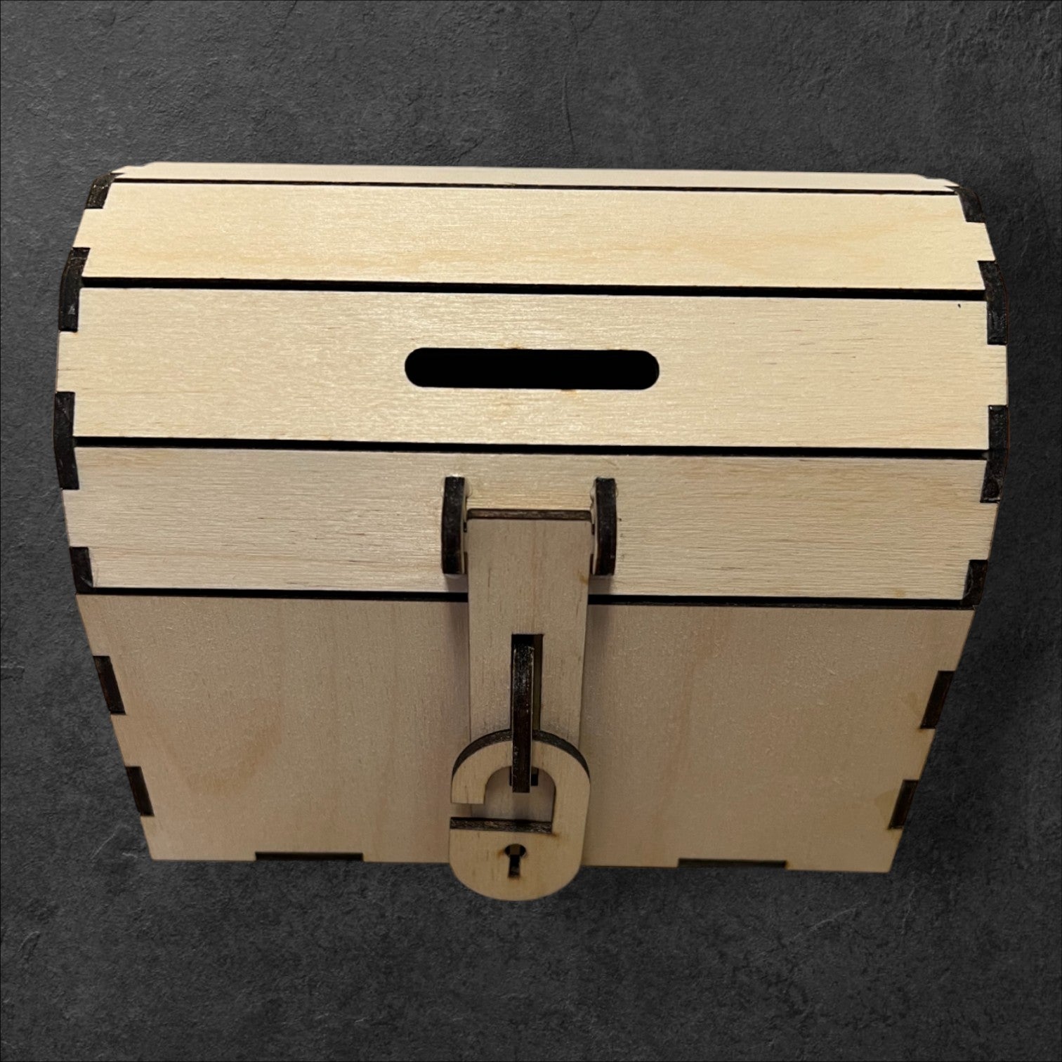 Schatztruhe - Spardose im Individuellen Truhen-Design