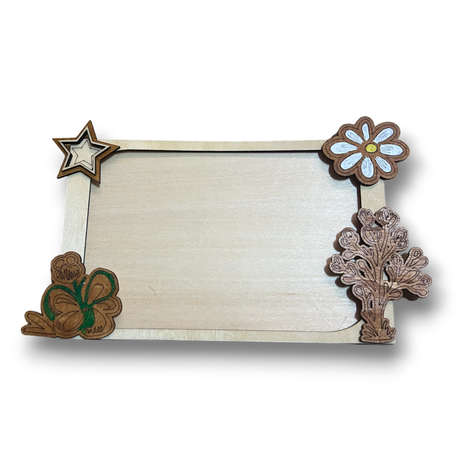 Bilderrahmen aus Holz mit zusätzlicher Dekoration